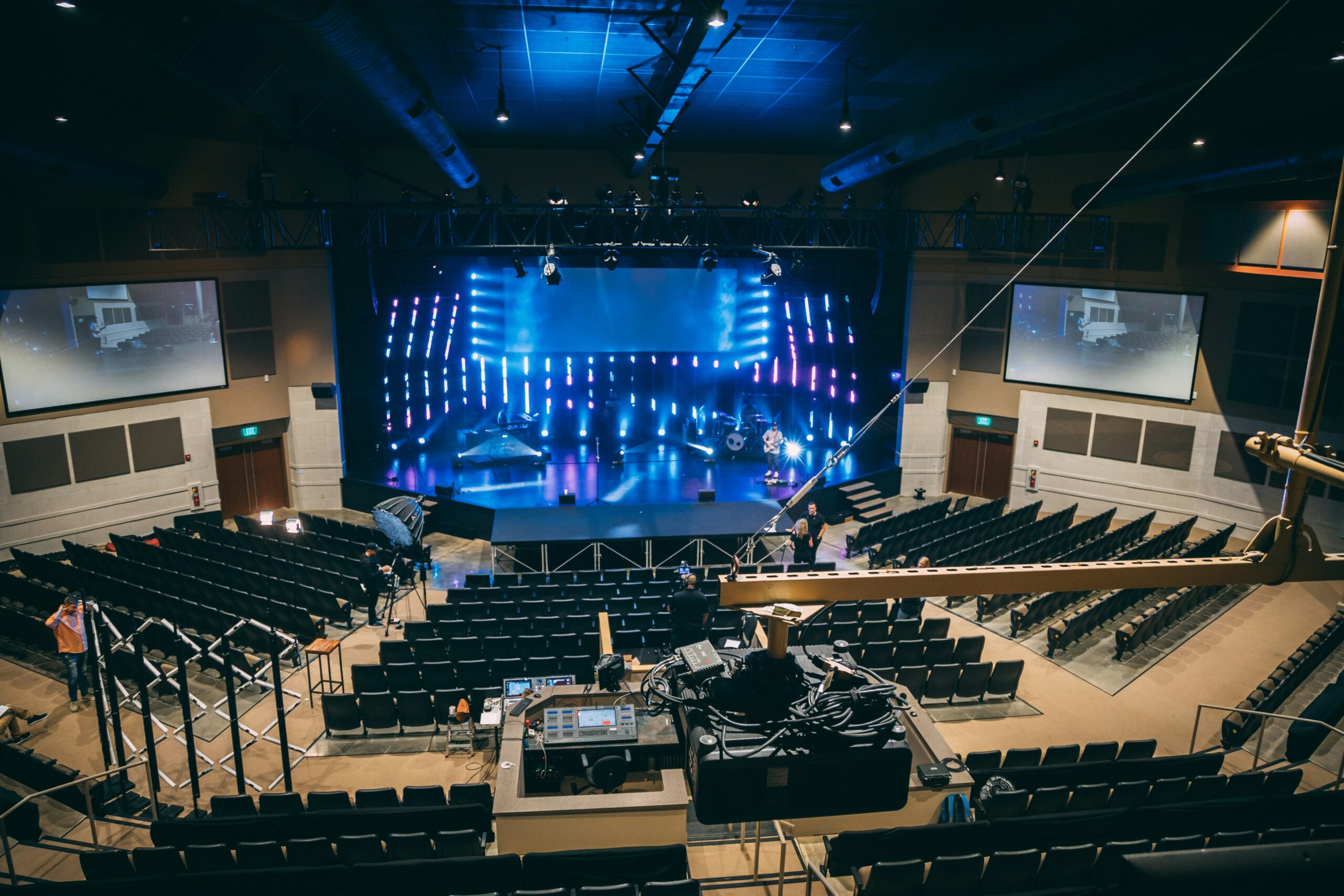 luis-morera-atZz4j2nghA-unsplash